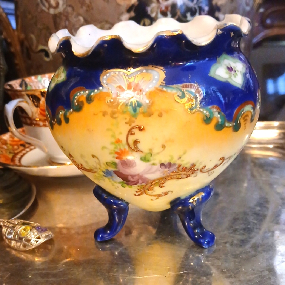 Elegant Antique Footed Royal Nippon  Vase, 1890s